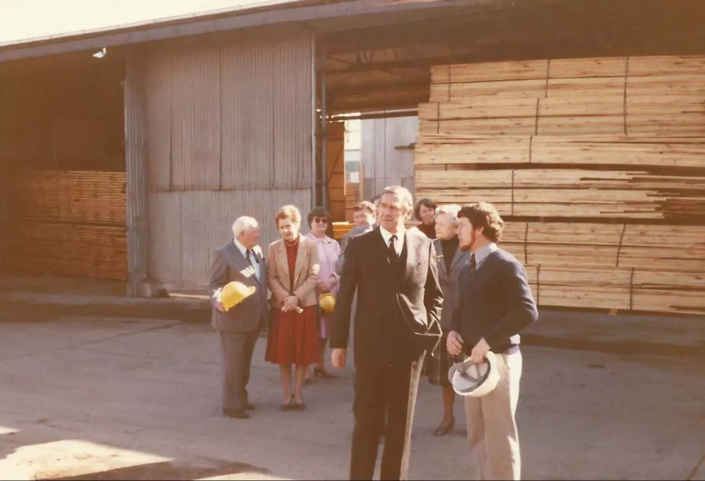 1982. Governor’s visit to AKD Colac.