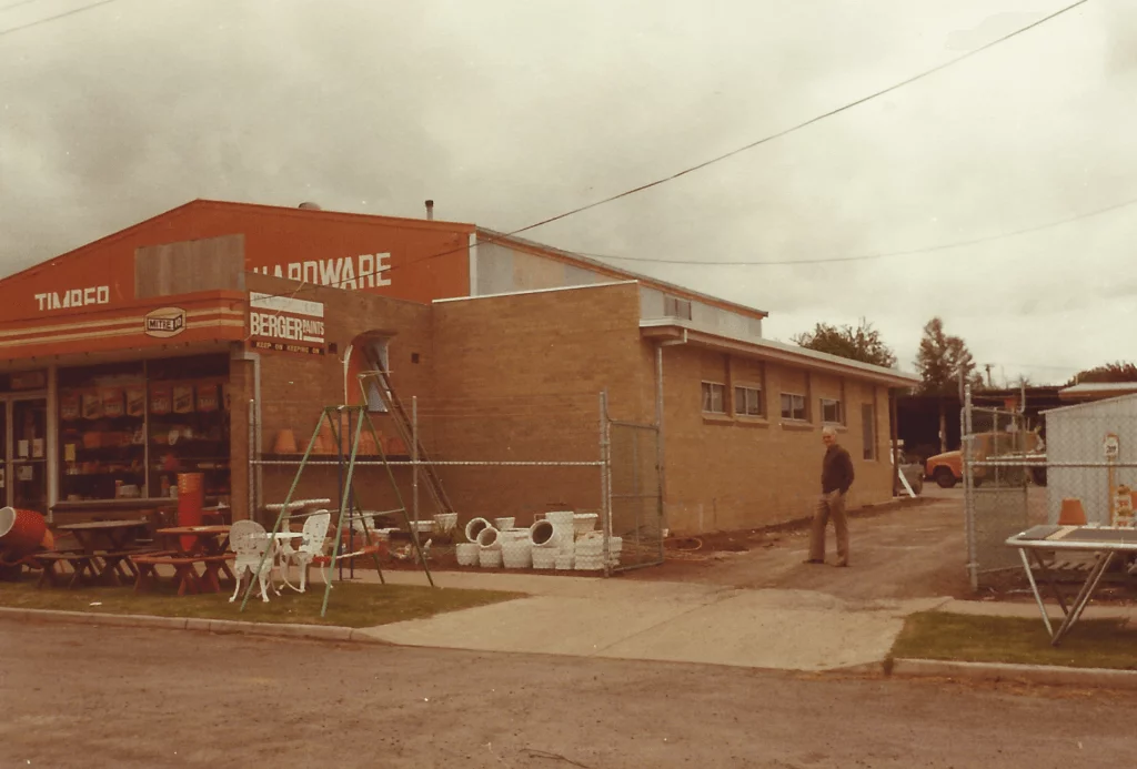 1979.  Camperdown store. Sandra Harris’ father in driveway.